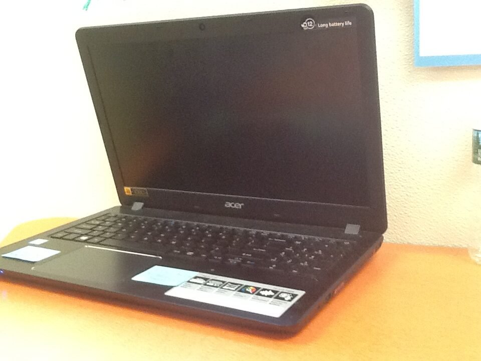Ordenador portátil Acer Aspire representativo de la marca Acer