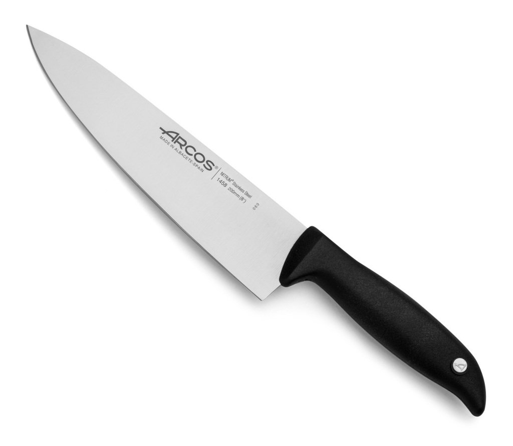 Cuchillo de cocina Arcos con hoja de acero inoxidable y mango negro