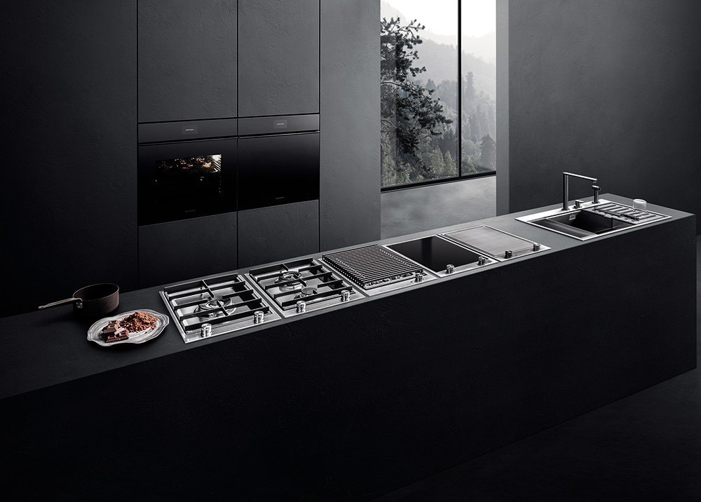 Cocina equipada con módulos de cocción y fregadero Barazza B_Free