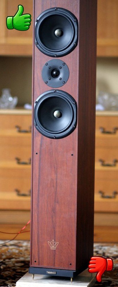 Altavoz de suelo AVANCE de alta fidelidad con acabado en madera y configuración de tres vías